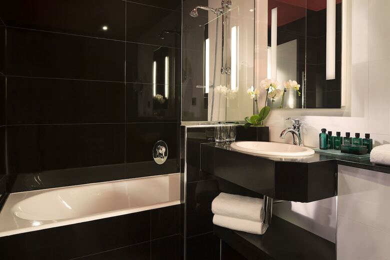 Hotel Le Belmont Champs Elys�es