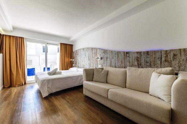 Hotel Triton Beach