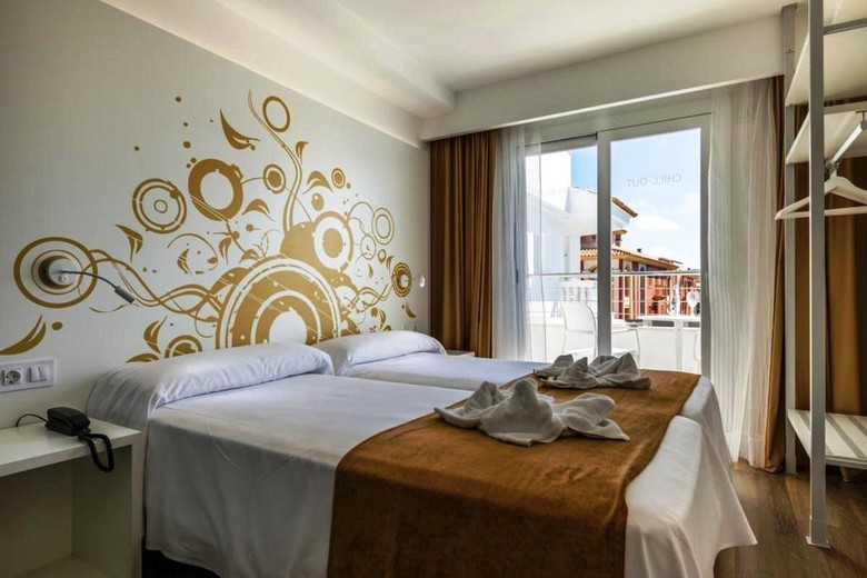 Hotel Triton Beach