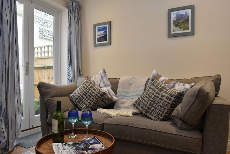 Curlew House