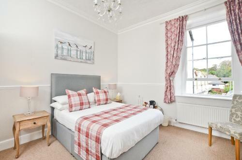 Hostal Elmsdale Guest House