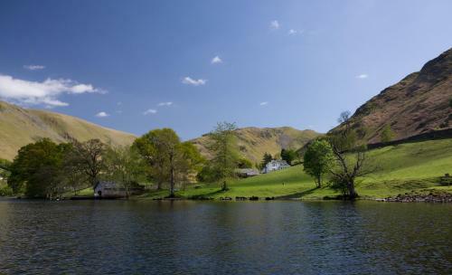 Waternook Lakeside Accommodation