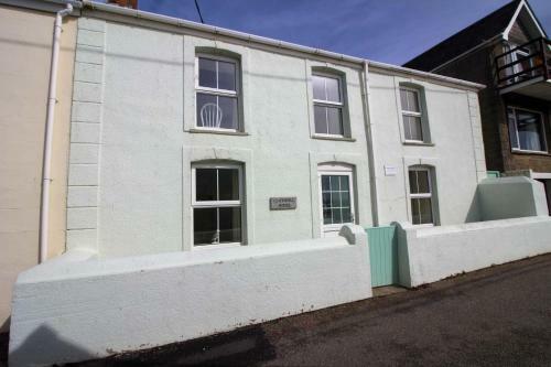 Cliffwell House