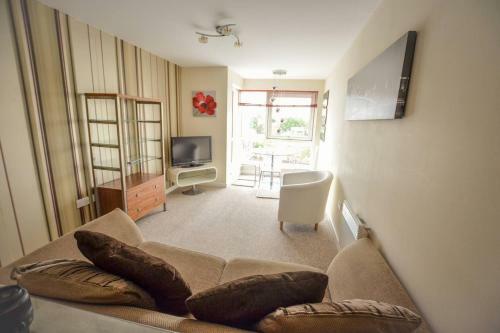 Gunwharf Quays Chic Apartment