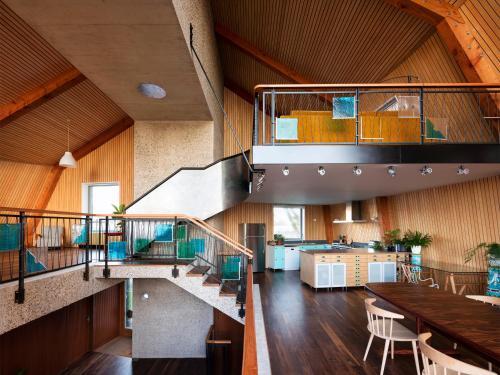 The Houseboat