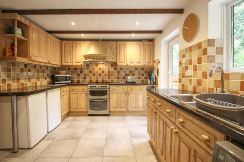 Hollowtree Cottage