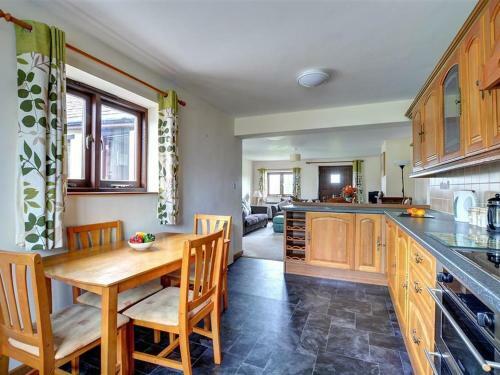 Holiday Home Trewin Court