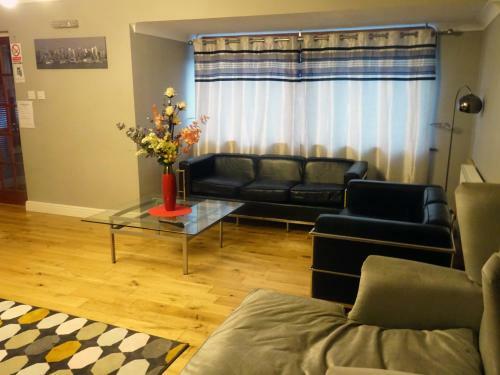 The Paddocks, Number 10