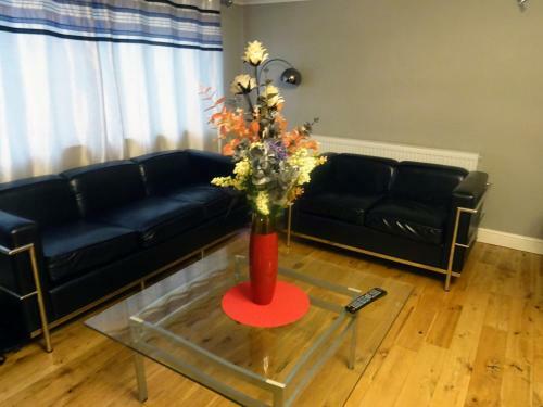 The Paddocks, Number 10