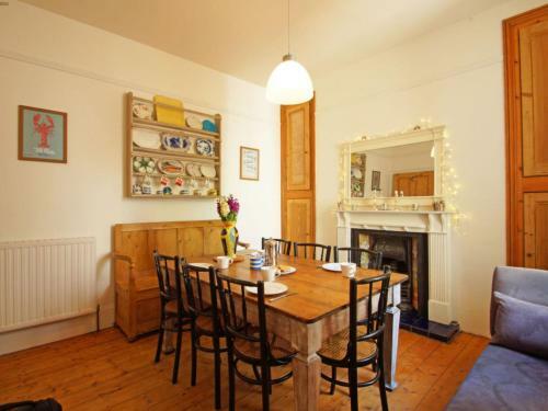 Holiday Home Ty Cei