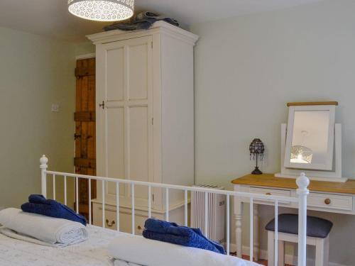 West Cinder Hill Cottage