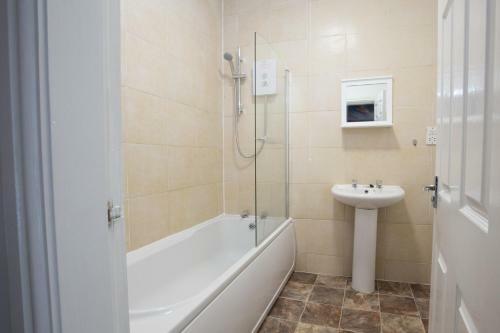 Holmes & Hunters - Bentinck Road Apartments