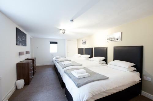 Holmes & Hunters - Bentinck Road Apartments