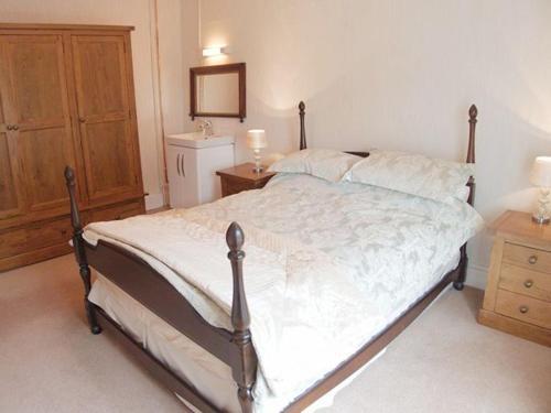 The Farmhouse, Newcastle Emlyn