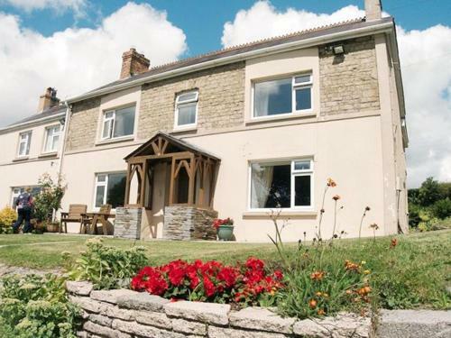 The Farmhouse, Newcastle Emlyn