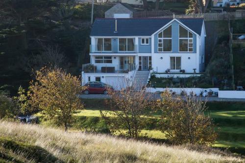 Bed & Breakfast Holywell Bay B & B