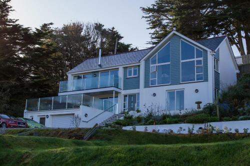 Bed & Breakfast Holywell Bay B & B