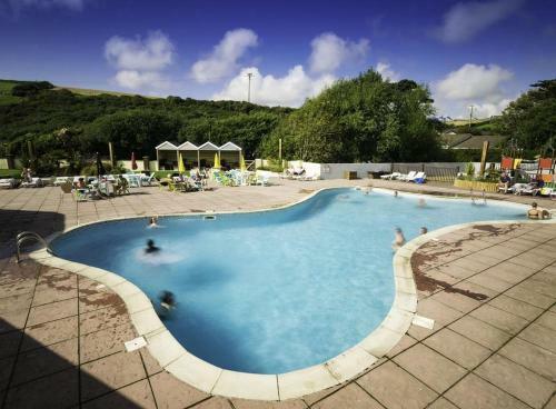 Hill Side View - Families & Couples Only