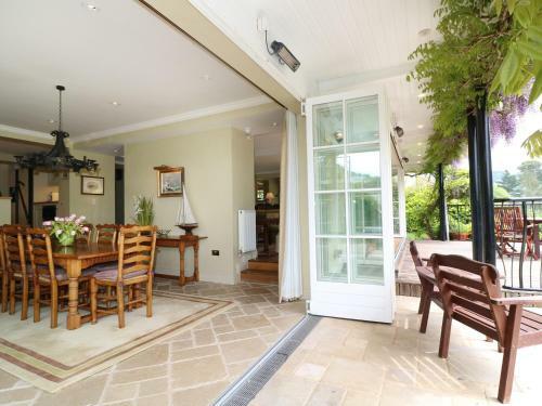 Elphinstone, Newton Ferrers