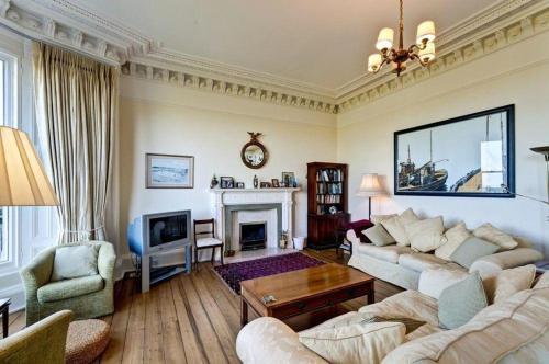 Moresby Apartment