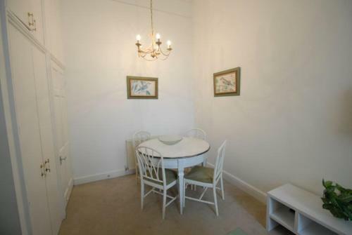 Stay-in Apartments Queensway