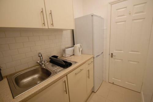 Stay-in Apartments Queensway
