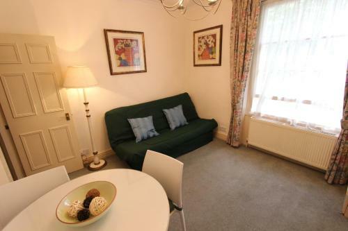 Stay-in Apartments Queensway