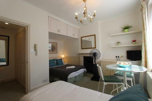 Stay-in Apartments Queensway