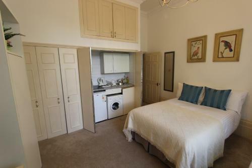 Stay-in Apartments Queensway