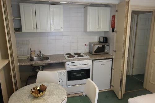 Stay-in Apartments Queensway