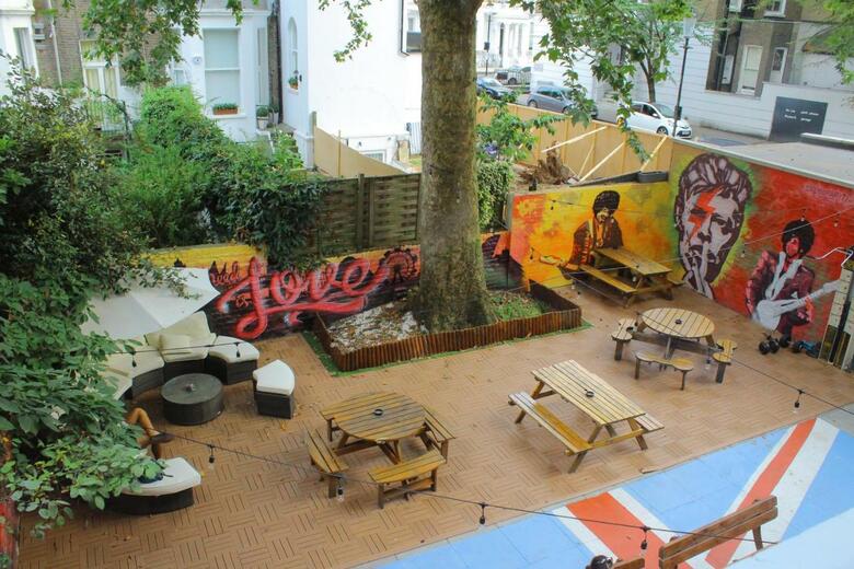 Albergue Saint James Backpackers