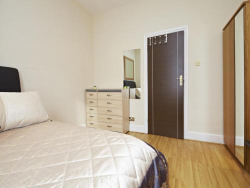 Hyde Park Rooms & Apartments