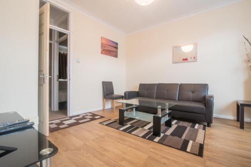 Hostal Two Bedroom Serviced And Fully Equipped House