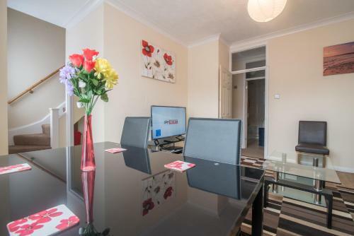 Hostal Two Bedroom Serviced And Fully Equipped House