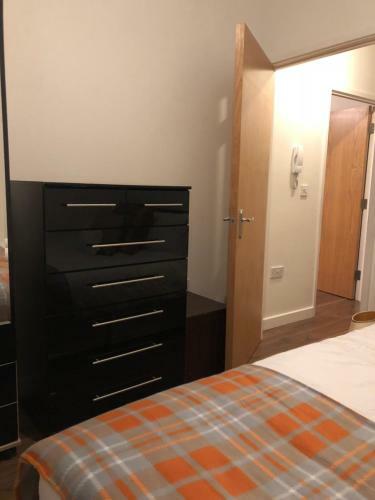 Russell Street Apartment