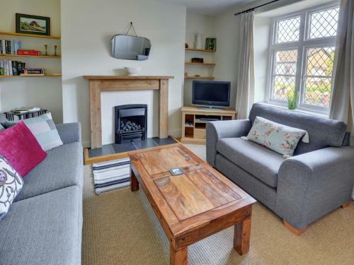 Quaint Cottage In Lynton Near The Beach