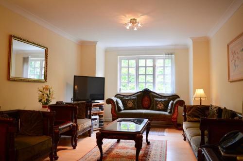 2 Bedroom Apartment Near City Centre