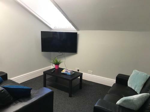 Old Trafford Apartment