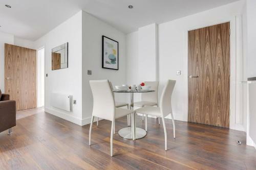 Villa Modern 2br Townhouse With Private Terrace!