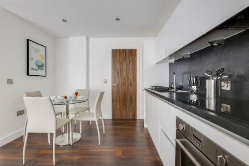 Villa Modern 2br Townhouse With Private Terrace!