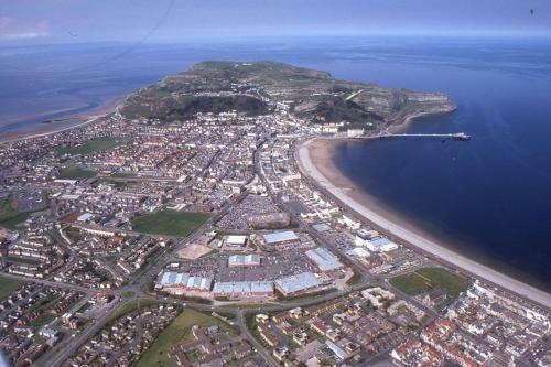 Llandudno Holiday Home