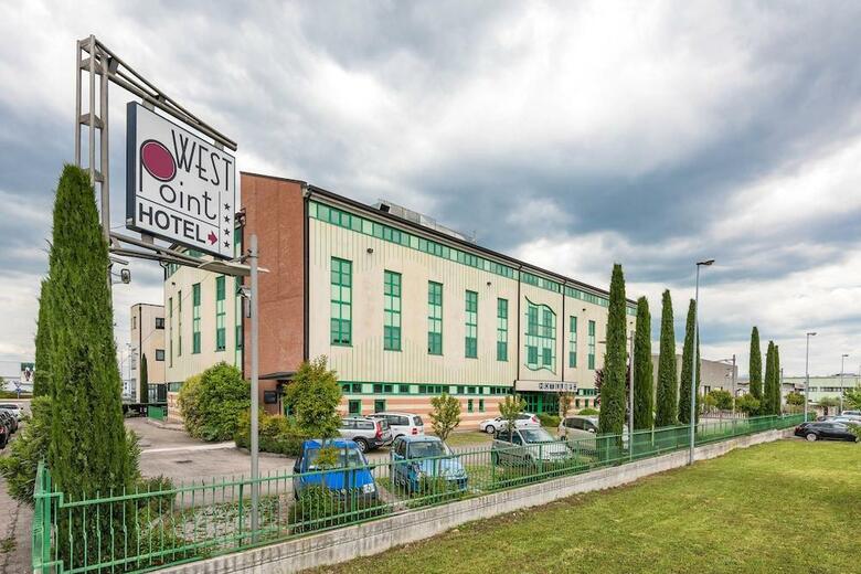 West Point Hotel
