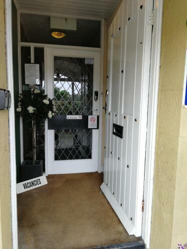 Hostal Station Guest House (room Only)