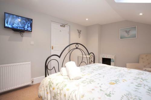 Two Bedroom Luxury Apartment By Town Hall