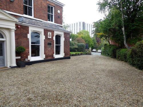 The Deakin At Claremont Serviced Apartments