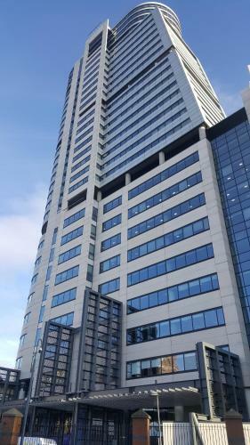 Two Bed Modern City Center Apartment With Gorgeous Views