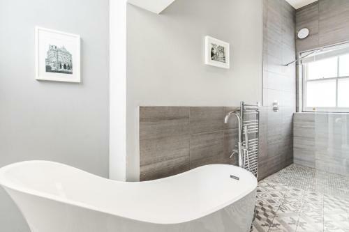 The Corson At Claremont Apartments