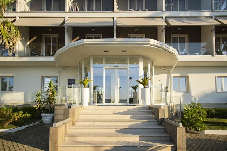 Hotel Ticho`s Club