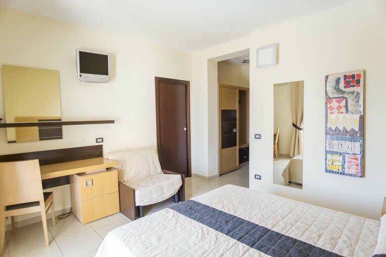 Hotel Ticho`s Club