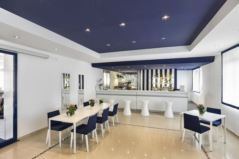 Hotel Ticho`s Club